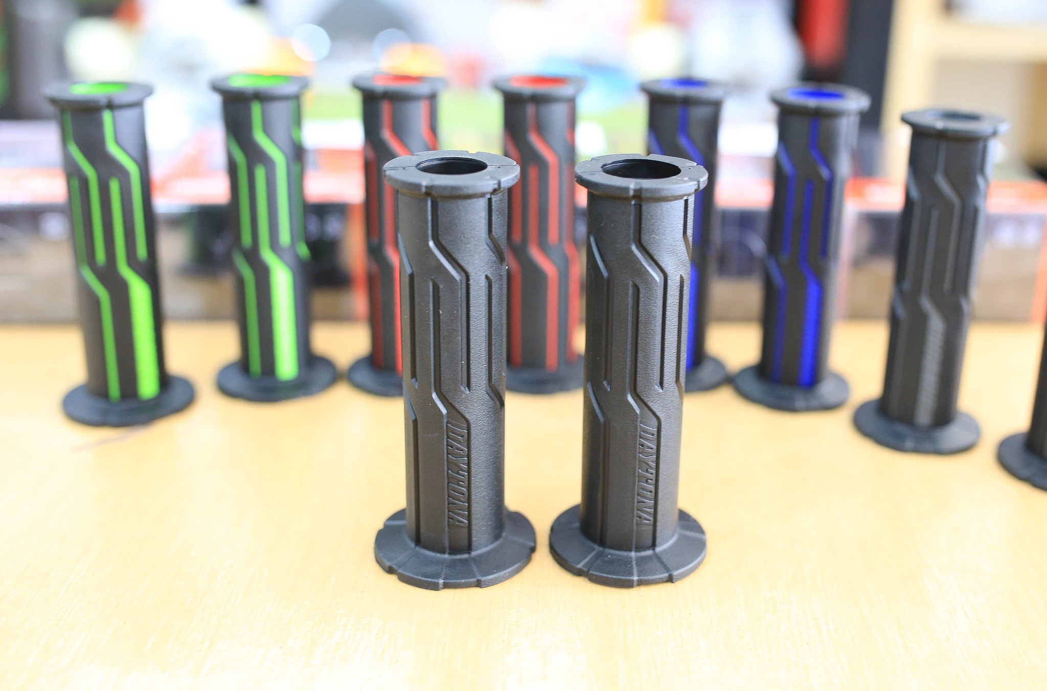 ปลอกแฮนด์ ปลอกมือ Daytona ของแท้จากญี่ปุ่น ปลอกแฮนด์ Daytona แท้ รุ่น GG-D-Line + ยาว 125 มม. + รูแฮนด์ ซ้าย 22 มม. ขวา 25 มม. + เป็นรุ่นปลายแฮนด์เปิด