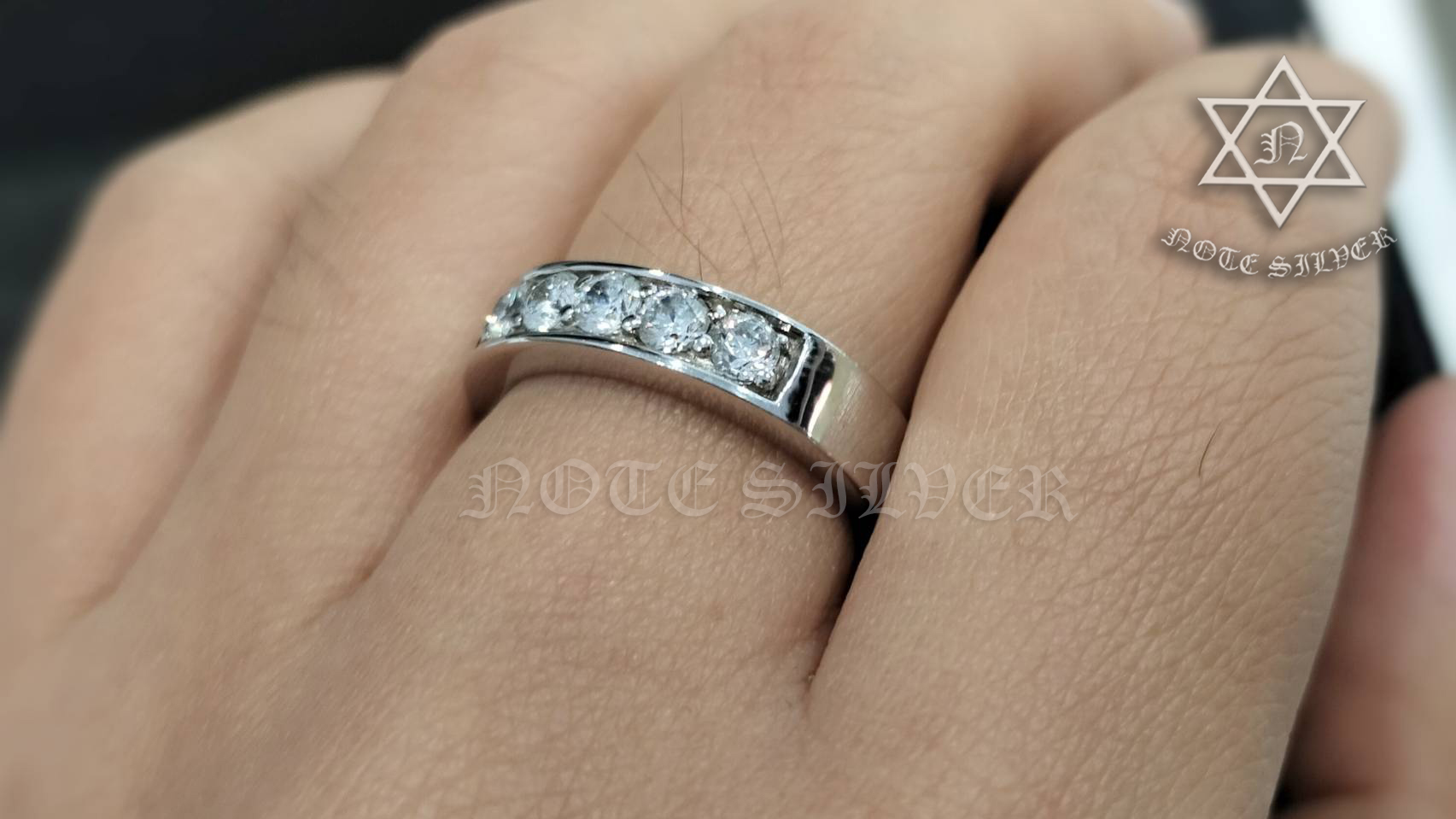 แหวนเงินแท้ ทรงผู้ชาย ฝังเพชรเกรดพรีเมี่ยม ชุบทองคำขาวแท้ NSRG1868