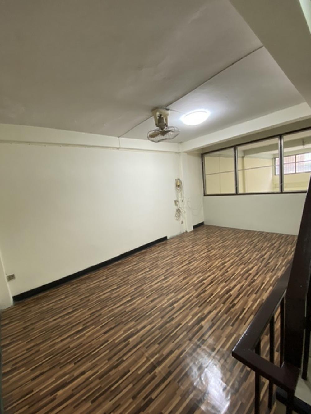 อาคารพาณิชย์ ประชาชื่น 27