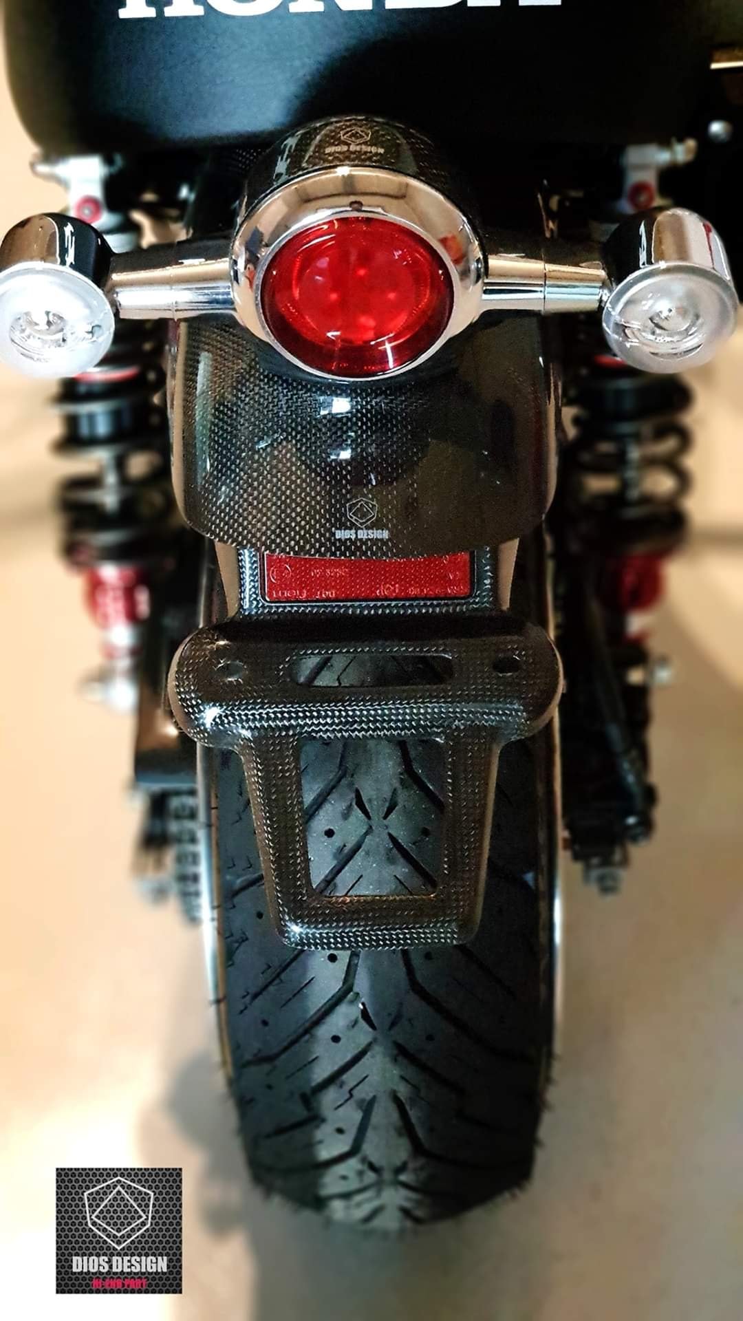 ท้ายสั้นแต่ง Dios design for honda Monkey125 เพียวคาร์บอน ราคา 2300 บาท