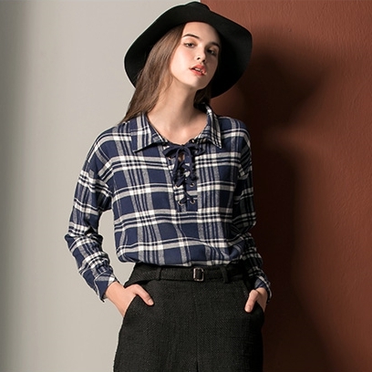 (พร้อมส่ง) เสื้อเชิ้ต ผ้าcotton ลายสก๊อต แต่งเชือกผูกช่วงอก สีน้ำเงิน (2XL-3XL)