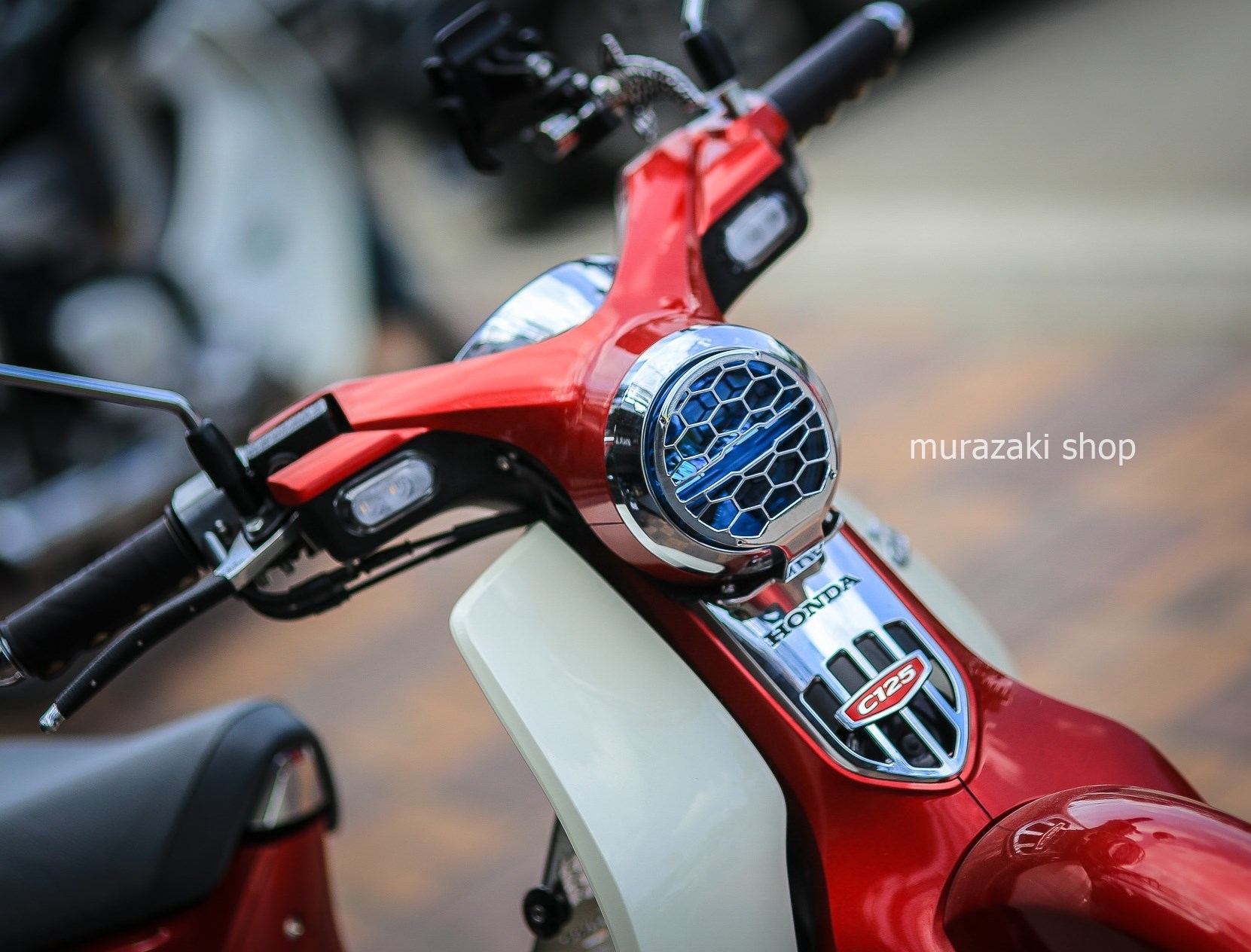 การ์ดไฟหน้า U DOM KARNCHANG HONDA C125 งานมิเนียม มีสีชุบเงา สีเทา สีดำ ราคา1550