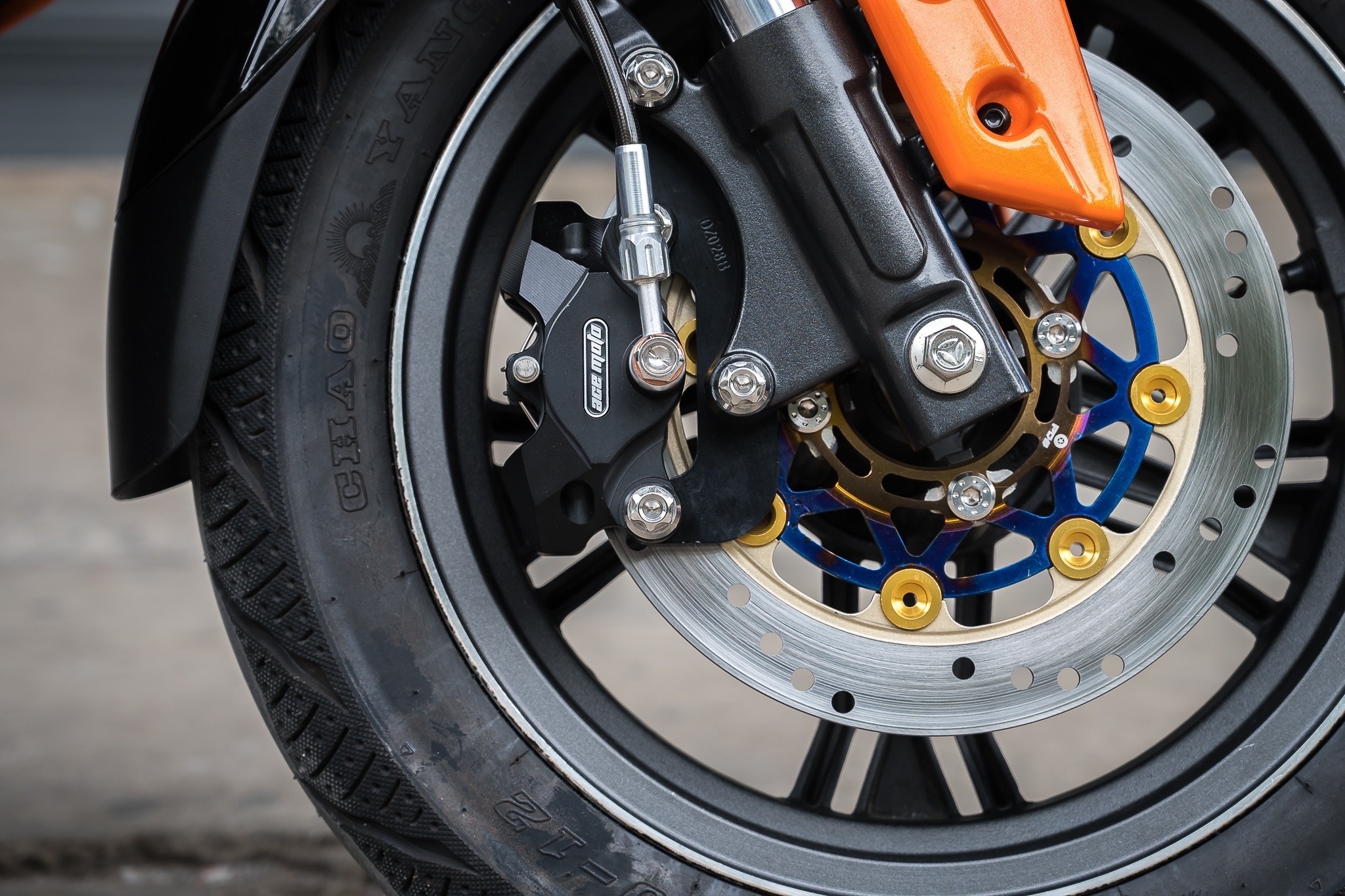 ชุดแต่งมอเตอร์ไซด์ไฟฟ้าAJ Z3 1.ชิวหน้า Windshield Z3 890฿ 2.ครอบ อกซ้าย/ขวา Front cover side fairing Z3 1700฿ 3.ครอบเฟรม Chassis cowl Z3 1350฿ 4.ครอบบังโคลนหน้า Front fender cover Z3 1400 5.ครอบแฟริ่งข้าง Under cover side fairing Z3 1400฿ 6.ครอบมือจับท้าย