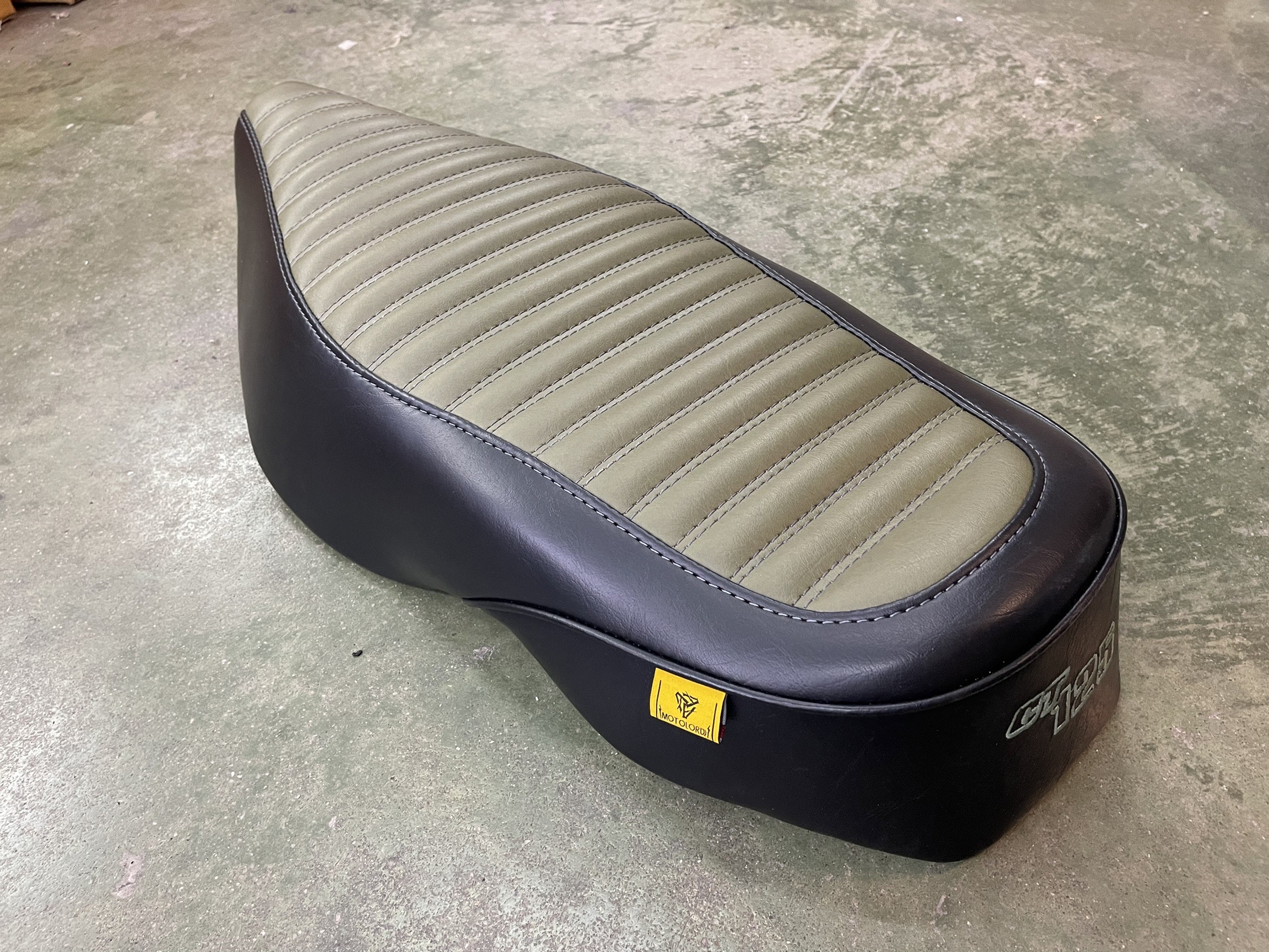 เบาะยาว MOTOZAAA CT125 มี4สี ราคา3850