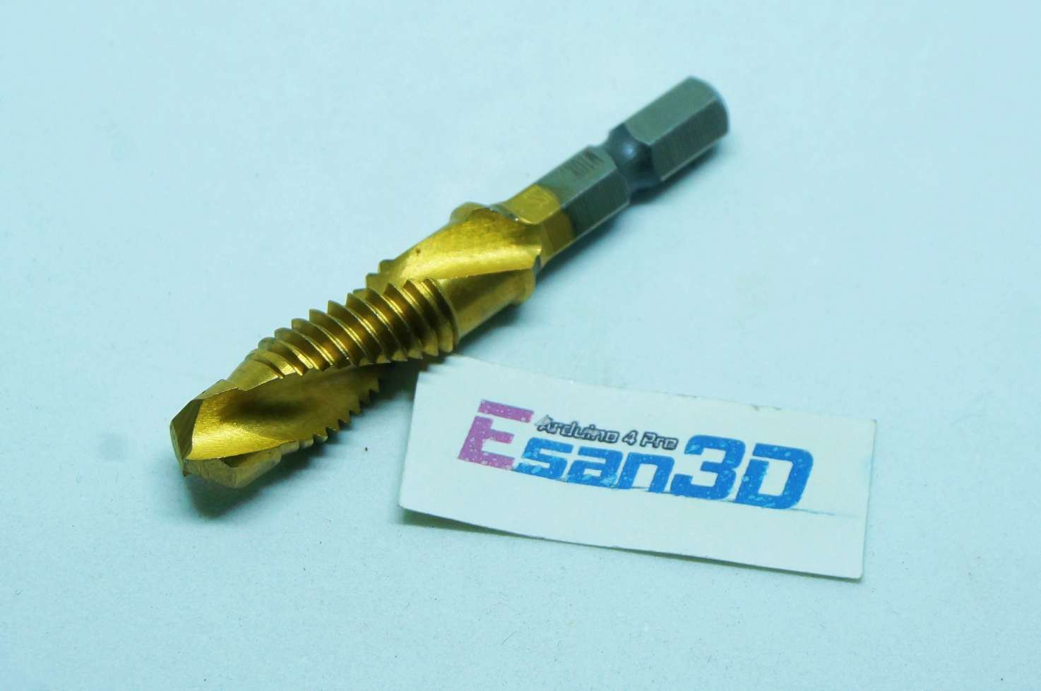 ดอกสว่านต๊าฟเกลี่ยวชุบไทเทนียม M10