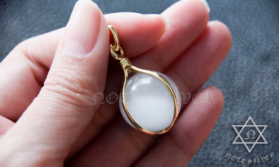 จี้ทองคำแท้ 18K Gold ทรงหุ้มลูกแก้ว ห่วงสามารถหมุนได้