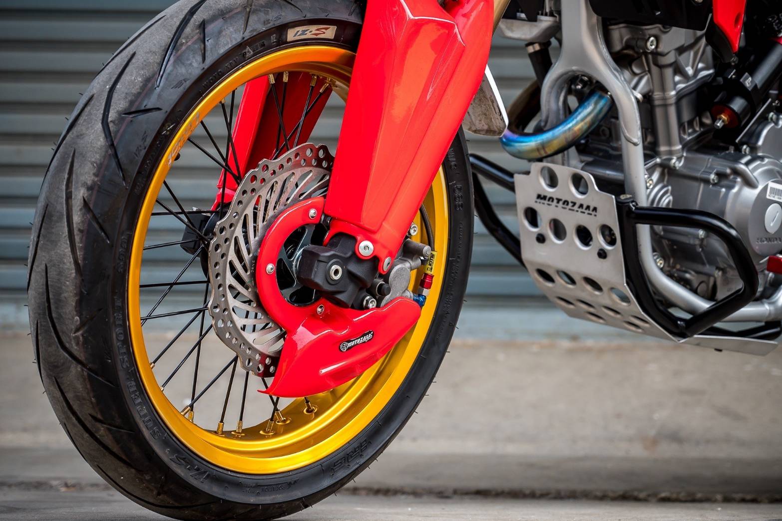 CRF300L แคชบาร์กันล้ม - Skid palte ดำ / แดง 3,600฿ motozaaa