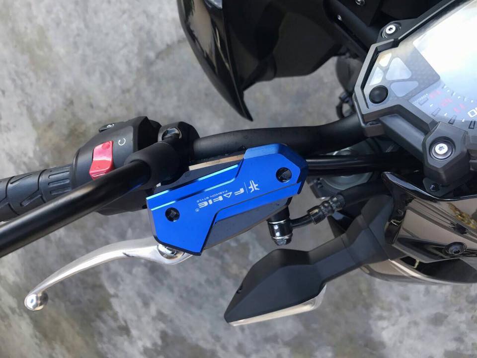 ฝาปิดปั้มบน KAWASAKI Z900 FAKIE