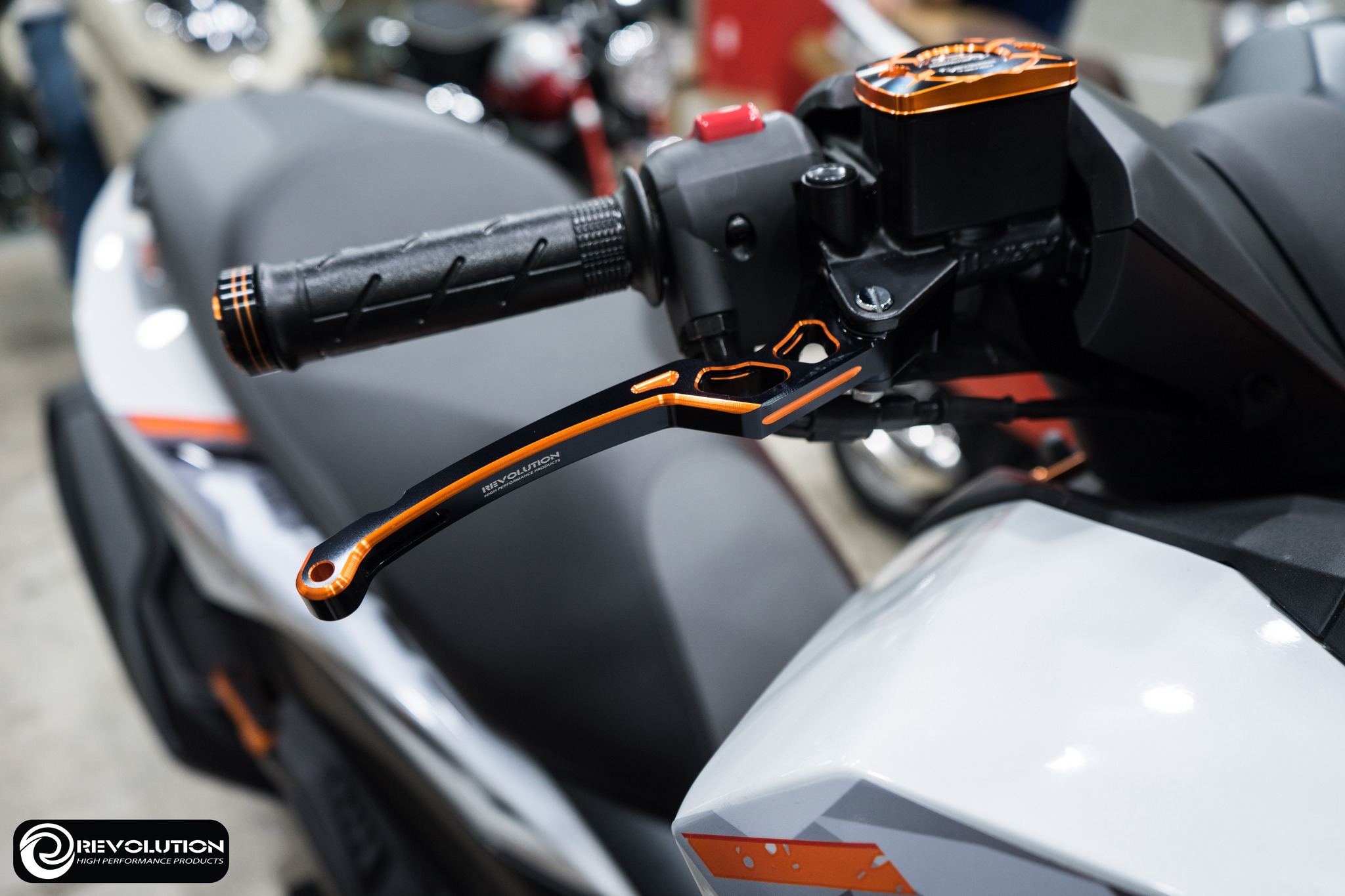มือเบรค REVOLUTION FORZA350 2-Tone