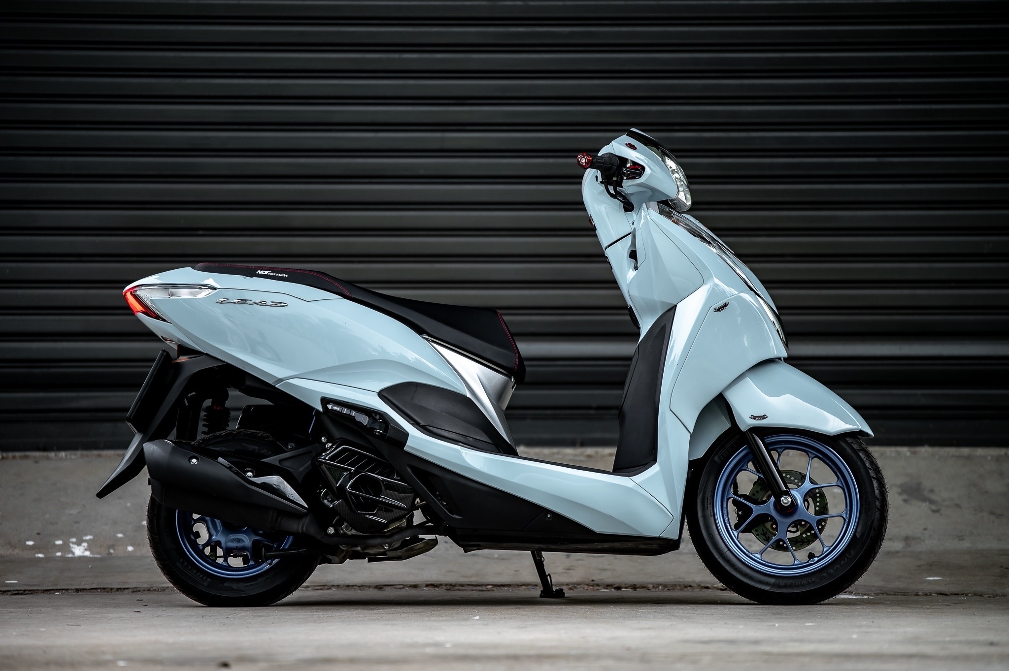 ปิดข้างบังโคลนหน้า Front fender cowl 1550฿( สีพื้นพร้อมพ่น ) 1850฿ ( สีขาว , สีดำ