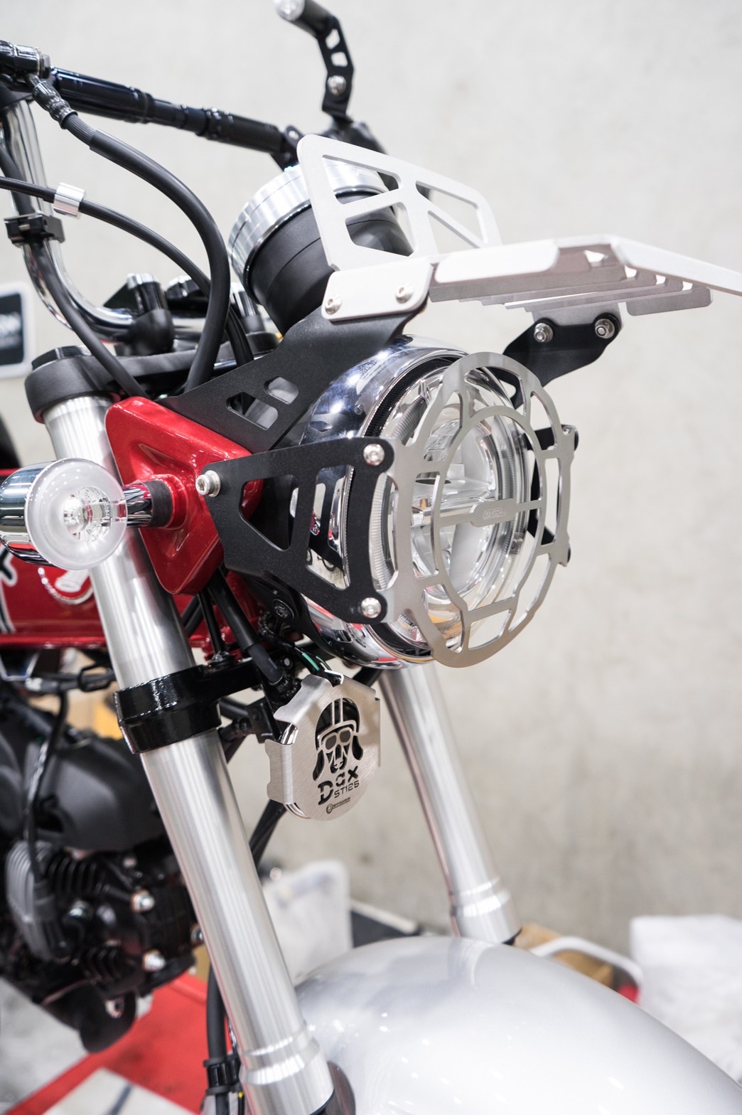 การ์ดไฟหน้า 2D GTRS ST-125 DAX MONKEY 125 CT-125 มี2สี เงิน-ดำ ราคา1750