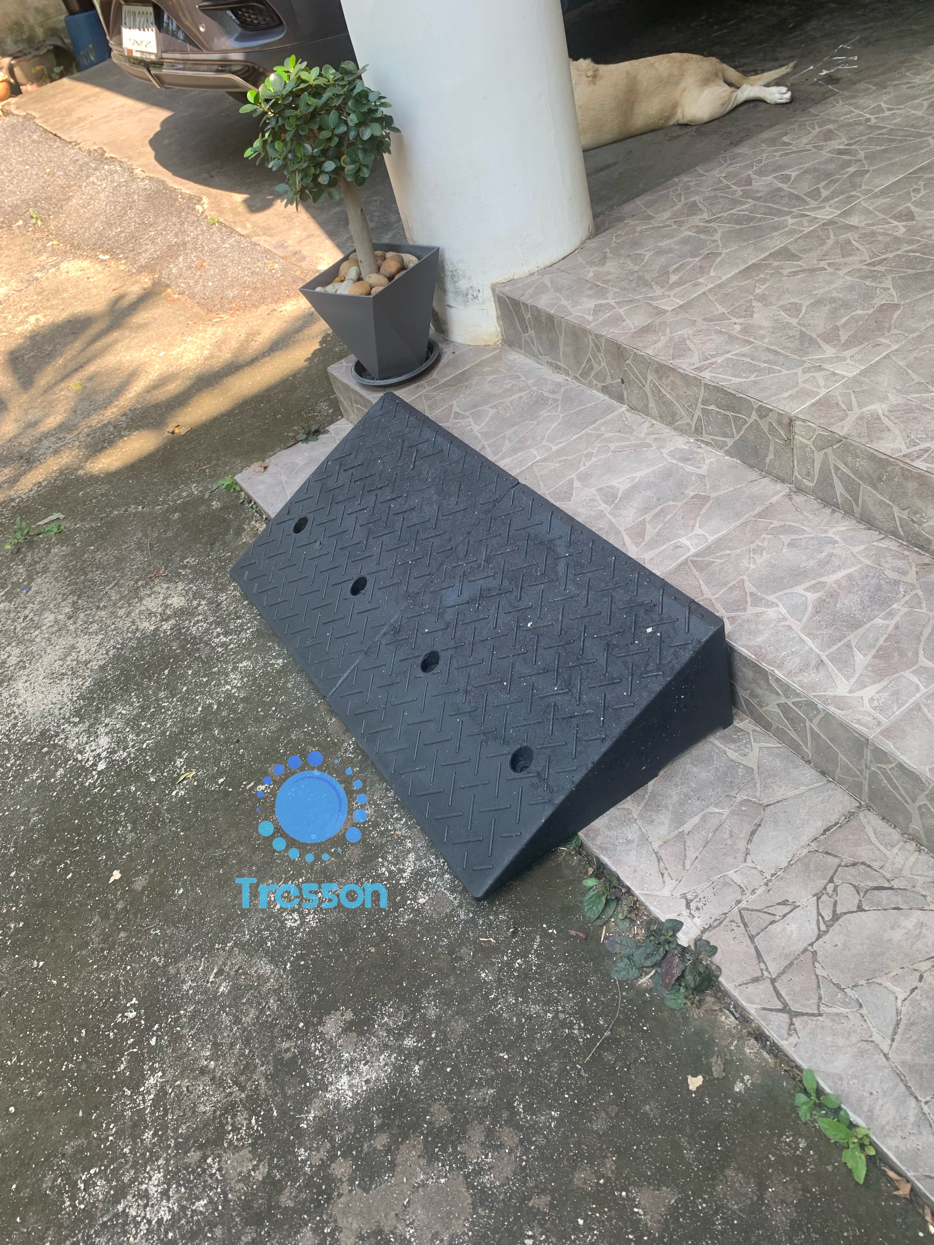 ทางลาดยางปีนฟุตบาท สูง 20 เซนติเมตร ลึก 45 เซนติเมตร ยาว 95 เซนติเมตร หนัก 17.1 kg - Rubber Ramp 20x45x95 cm. 17.1 kg