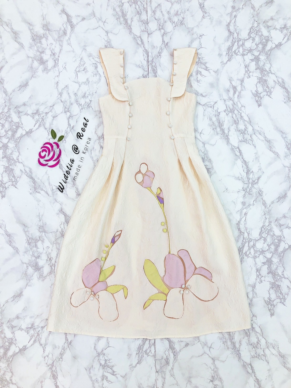 Korea Dress เดรสแขนกุดระบายแสนสวย