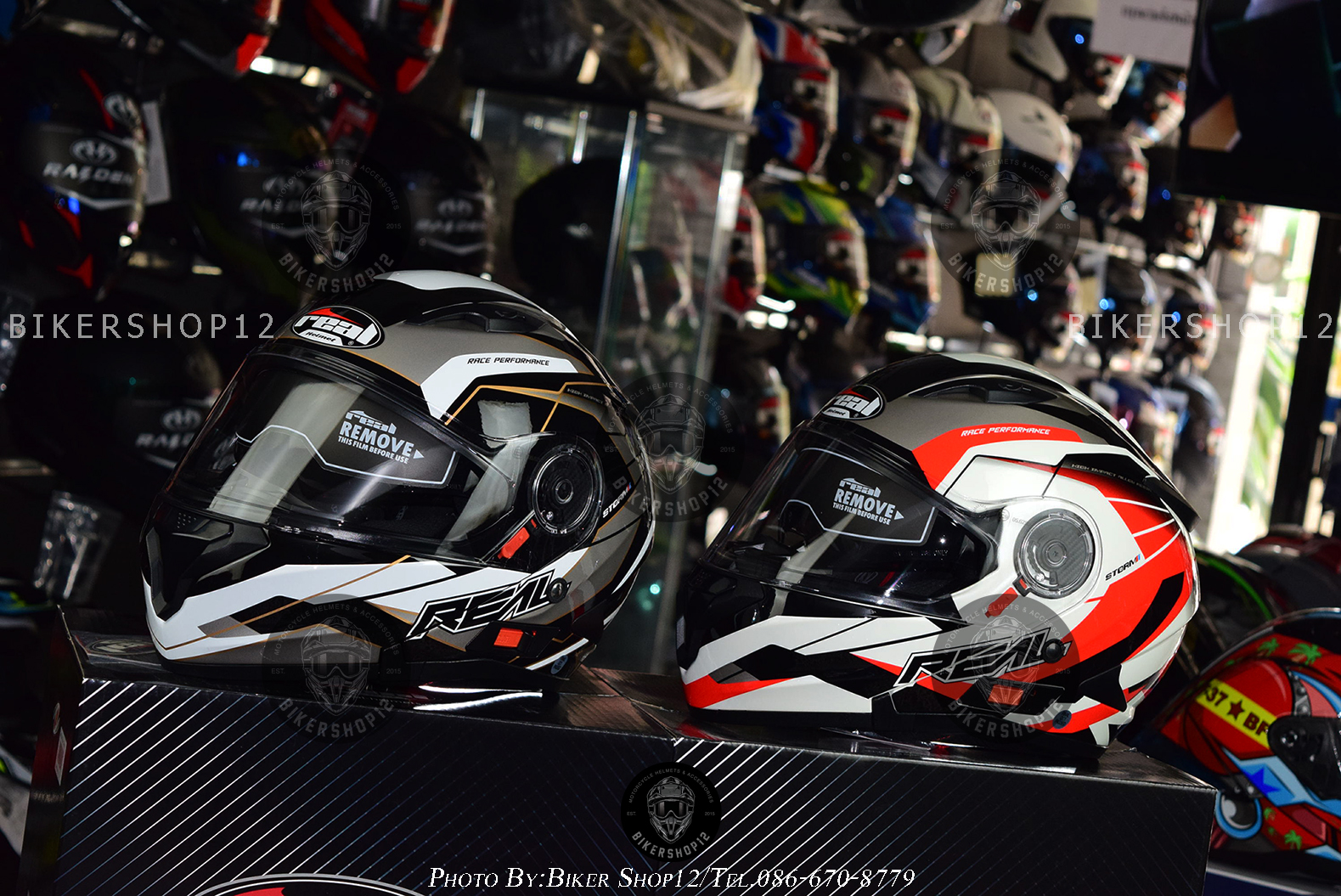 หมวกกันน็อคReal รุ่น Storm Power สี ดำ-ขาว