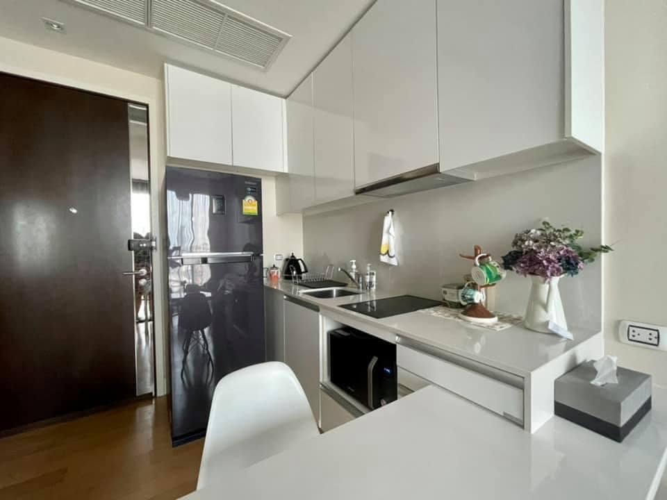 อีควิน็อคซ์ พหล-วิภา - Equinox Phahol-Vipha