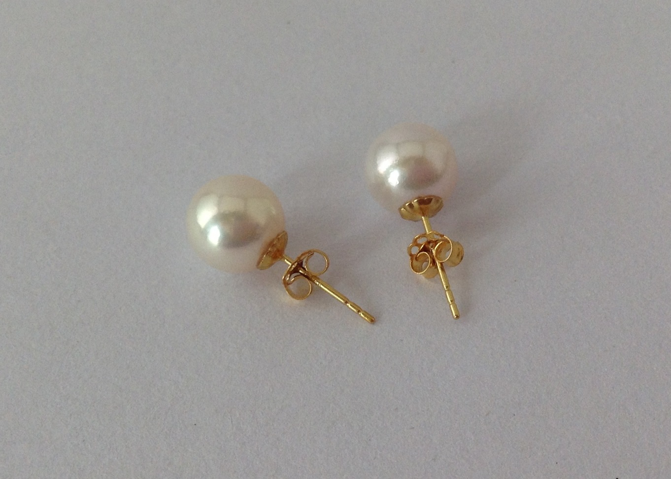 ต่างหูไข่มุกอะโกย่าญี่ปุ่นแท้ 9-9.5 มิล กลม ก้านทอง 14k AAA