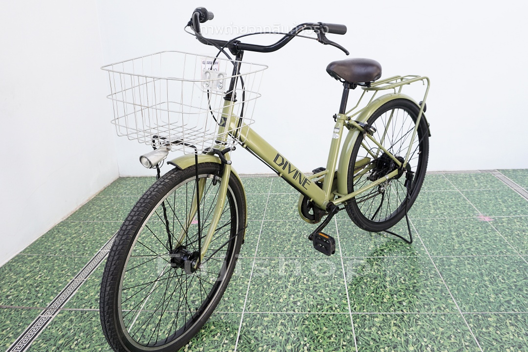 จักรยานแม่บ้านล้อโต ญี่ปุ่น - ล้อ 26x1.95 - เกียร์ 6 สปีด - ไฟหน้าอัตโนมัติ - Divine - สีเขียว [จักรยานมือสอง]