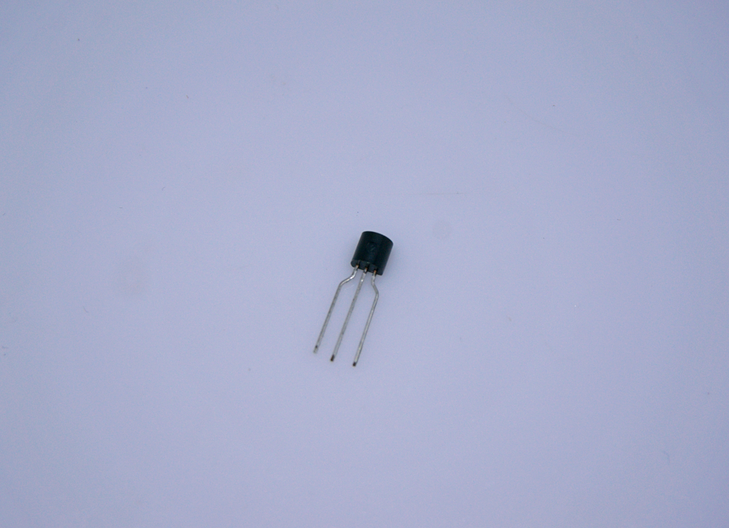 A1015 PNP LOW FREQUENCY AMPLIFIER