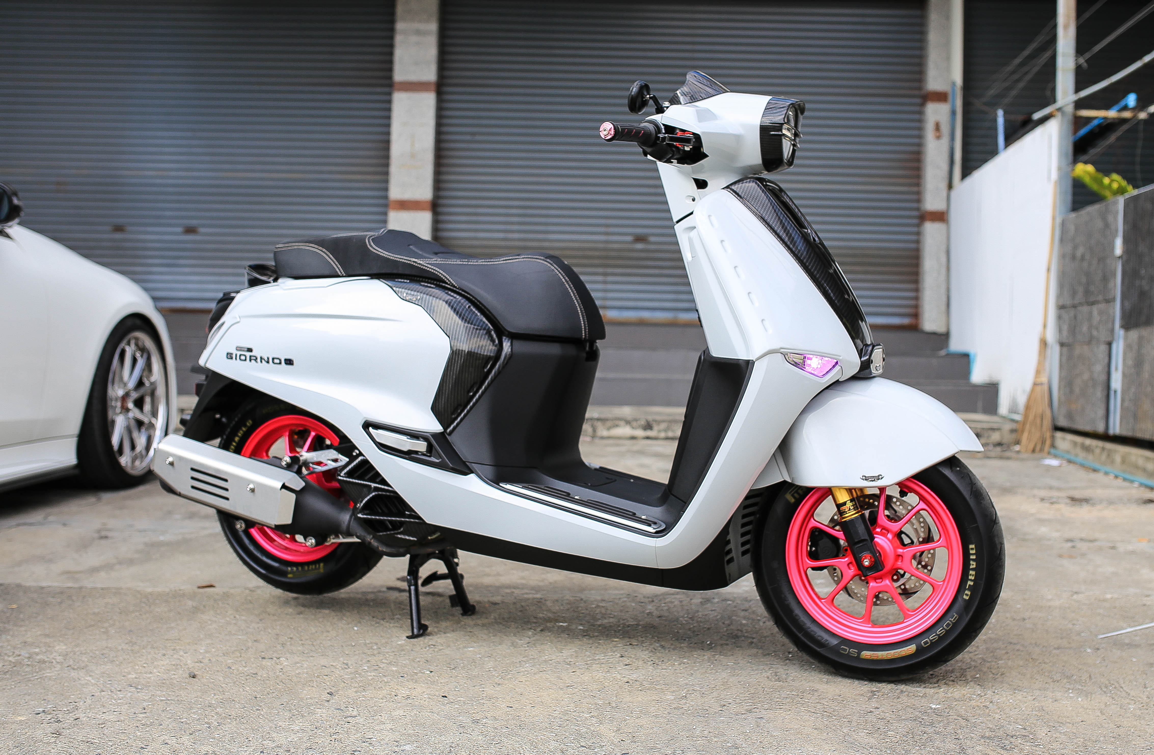 Giorno+ ตัวปิดรูมือจับท้าย (ไม่มีสปอยเลอร์ ) Rear hole cover 1500฿ ชุดตัวปิดรูมือจับท้าย พร้อมสปอยเลอร์ Rear hole cover with spoiler 2100฿