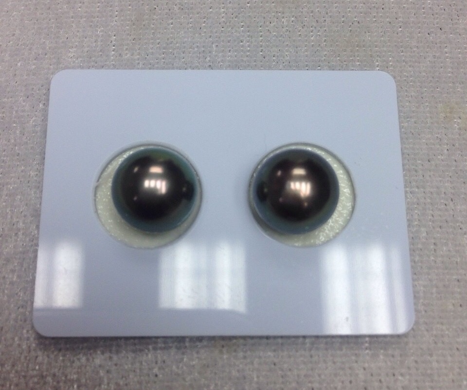 ไข่มุกเม็ดคู่ south sea ขนาด 9-10 มิล กลม สีดำอมเขียวเข้ม สีเกรด AAA