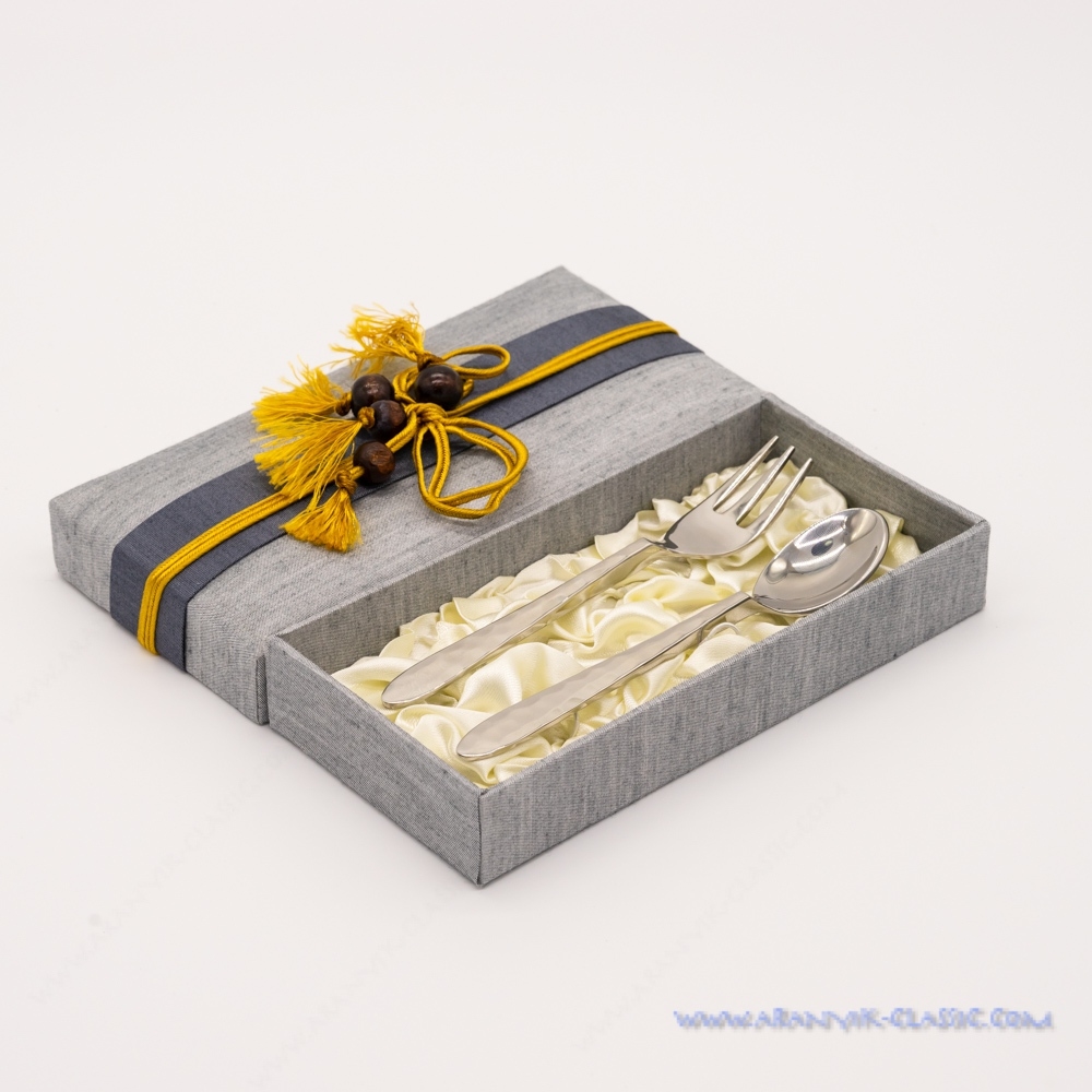 ชุดช้อนกาแฟ ส้อมผลไม้ ใส่กล่อง ผ้าไหม สไตล์ ลานนา