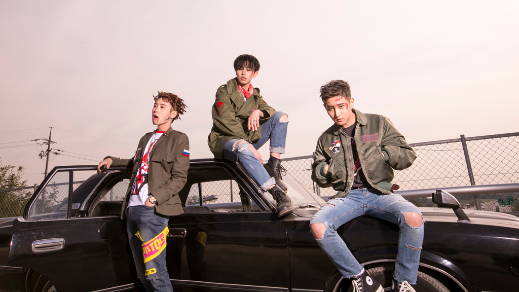 [PRE-ORDER] {อัลบั้มไซน์ทั้งวง} BASTARZ - 2nd Mini Album "WELCOME 2 BASTARZ"