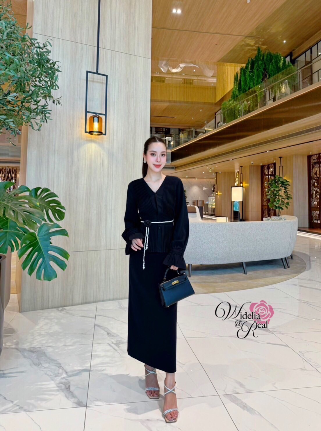 Korea Set 3ชิ้น เสื้อแขนยาว+กระโปรงยาวทรงสอบ+เข็มขัดไข่มุก