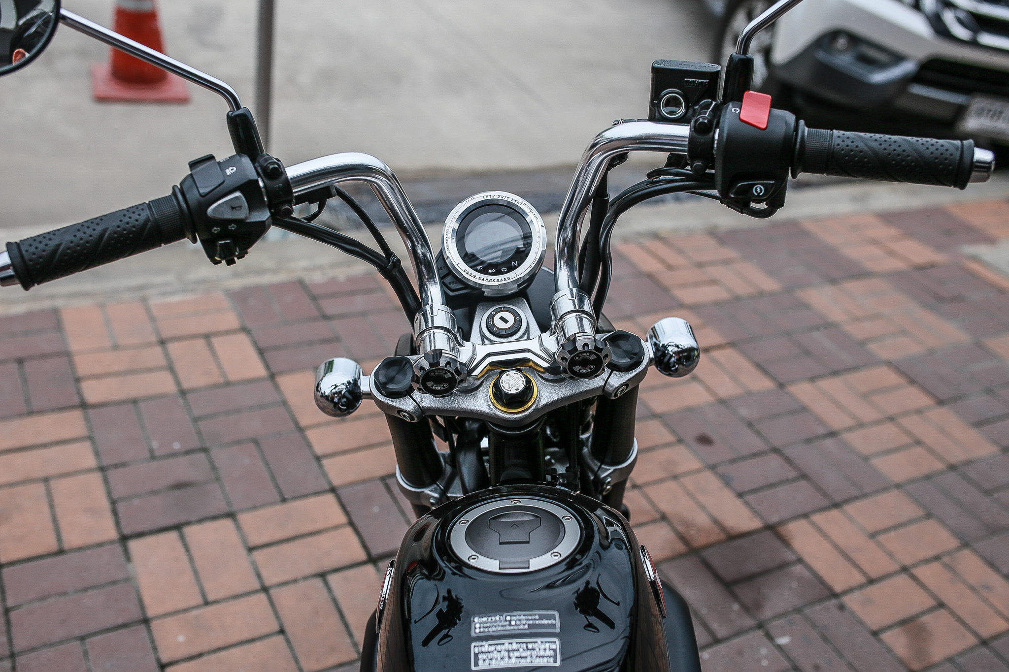 น๊อตแผงคอ U DOM KARNCHANG HONDA MONKEY ราคา550