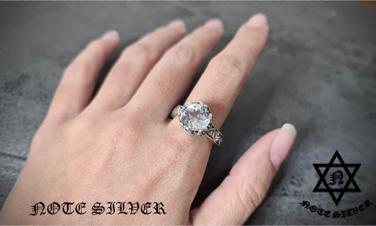 แหวนเงินแท้ ทรงมงกุฎชู ฝังพลอยไวท์โทปาส แท้ ( WhiteTopaz) Sterling Silver 925 NSRG2791