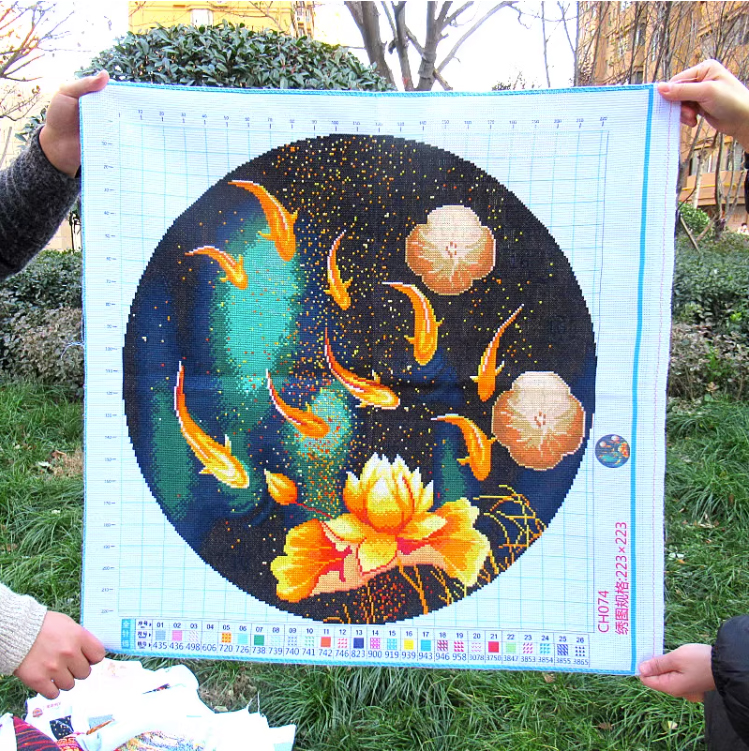 pla-1255 *สินค้าหมด* ชุดปักครอสติช ลาย 9 ปลาคาร์ปทองในบึงบัวทองคำ (งานปักเต็มลาย ไม่มีเดินเส้น) ขนาด 50*50 ซม.ผ้าครอสติช 11CTพิมพ์ลายปักบนผ้า ไหมคอตตอน 25 สี ผังลาย เข็ม