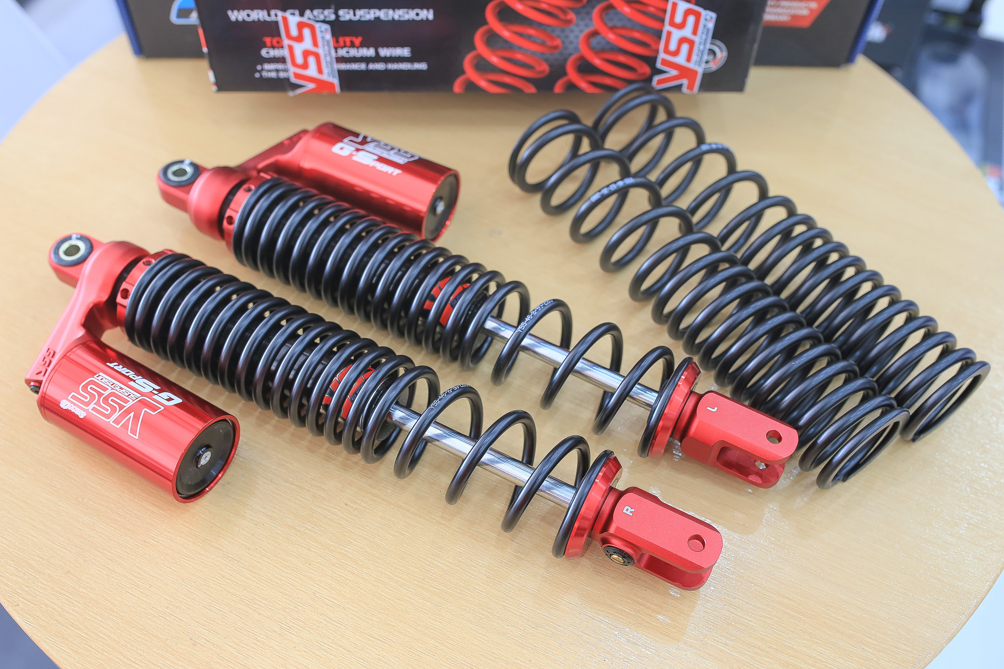 โช็ค YSS TG302-395TR-04-88 HONDA ADV 150 กระบองแดง