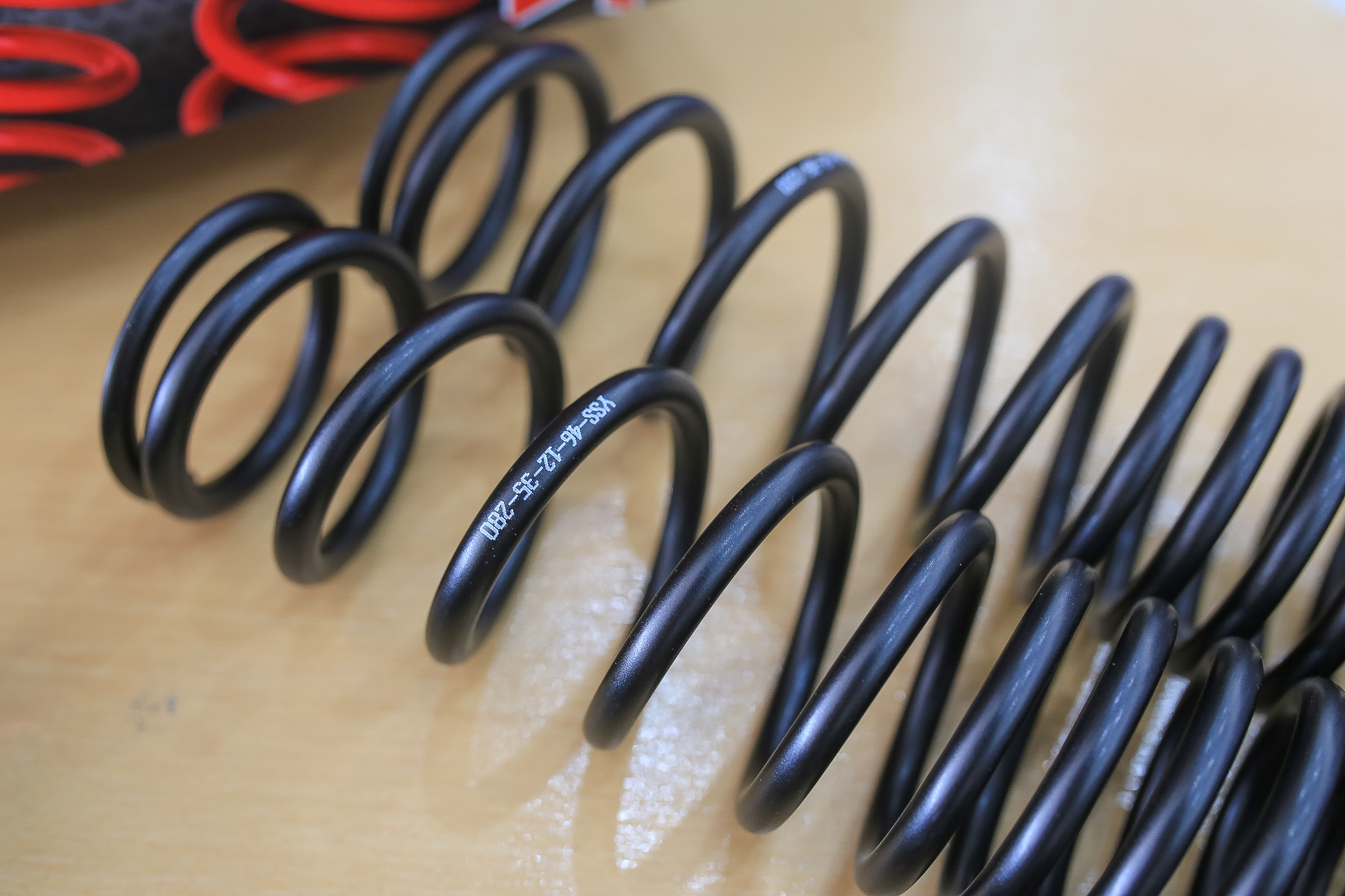 โช็ค YSS TG302-395TR-04-88 HONDA ADV 150 กระบองแดง