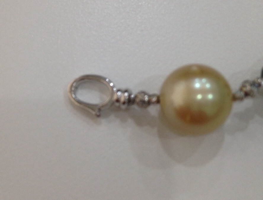 สร้อยข้อมือไข่มุก south sea 11-12.7 มิล ร้อยสลับกับเม็ดทองขาว 18k มุกคละสี