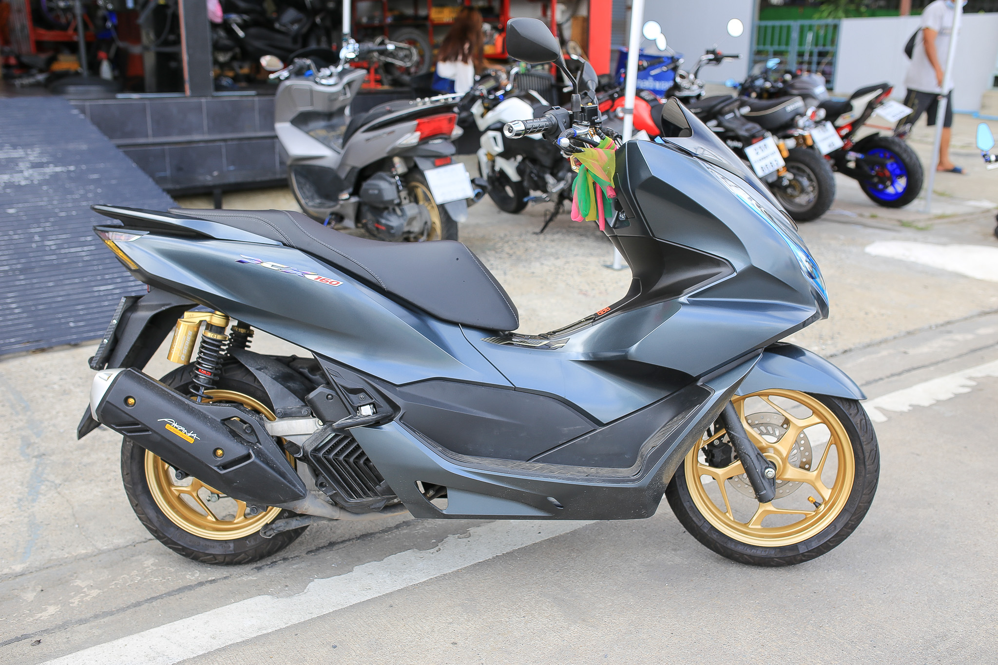 สับล้อสีม่วงเอฟเฟคพร้อมใส่ ราคา 2500 บาท สีทอง ราคา1800