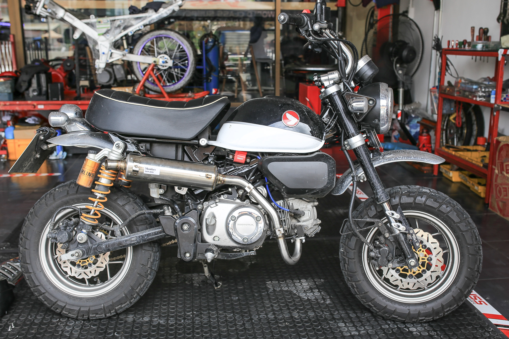 ชุดท่อสแตนเลส monkey125 สามารถใส่กันร้อนท่อเดิมได้ เสียงทุ้มๆหล่อๆในราคาเพียง 3950