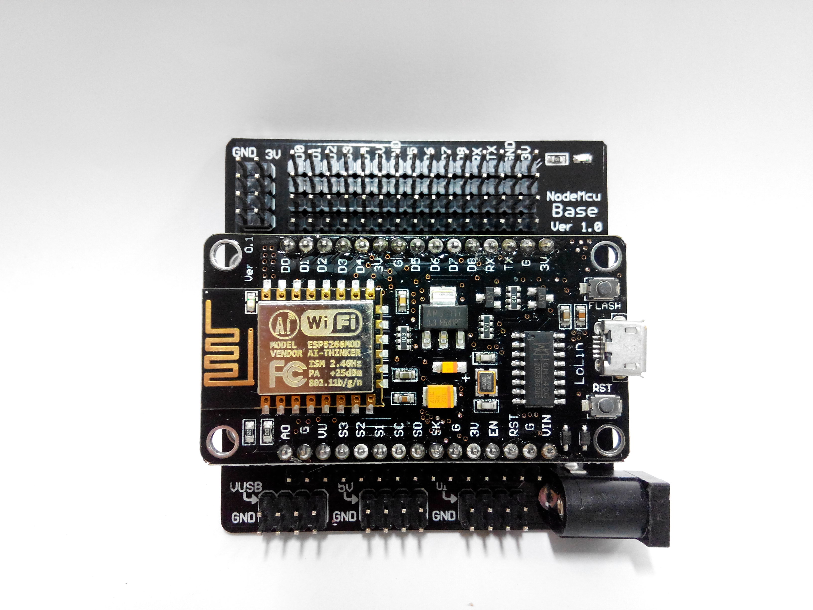 NodeMcu V3 CH340 Lua WIFI ESP8266 IoT + Base plate