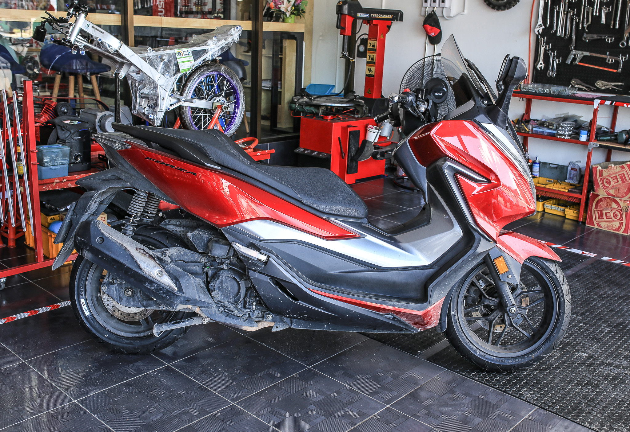 ยางIRC รุ่น Izs - s99T Scooter X-MAX300 FORZA300-350 120/70-15 140/70-14 ราคาคู่ละ 3690