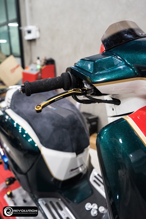 มือเบรค REVOLUTION/CNC ทูโทน GIORNO125 [ CBS/ABS ]