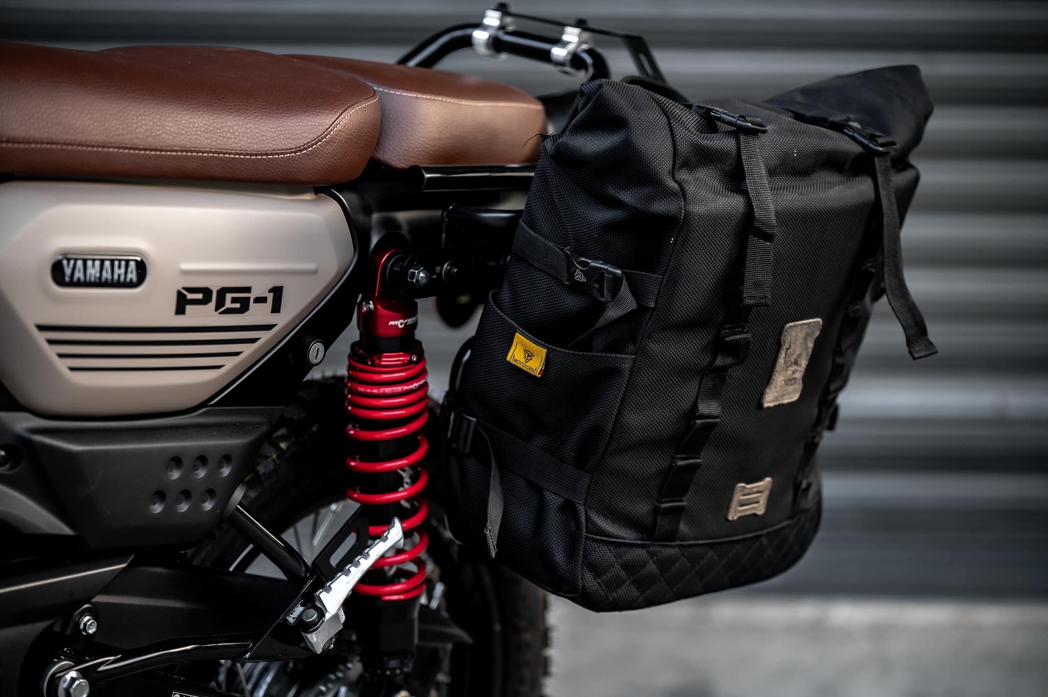 PG-1 1.) ครอบไฟหน้า Headlight cover. 1,590฿ 2.) ครอบไฟเบรค Rear brake light cover. 1,290฿ 3.) ชิวหน้า V1 Headbrand Windshield V1 1,590฿ 4.) กาบ อกบังหัวฉีด Side fairing cover. 1990฿ 5.) กันลาย V1 Mid frame protector. 1990฿ 6.) ชุดบังโคลนหน้าScrambler Full