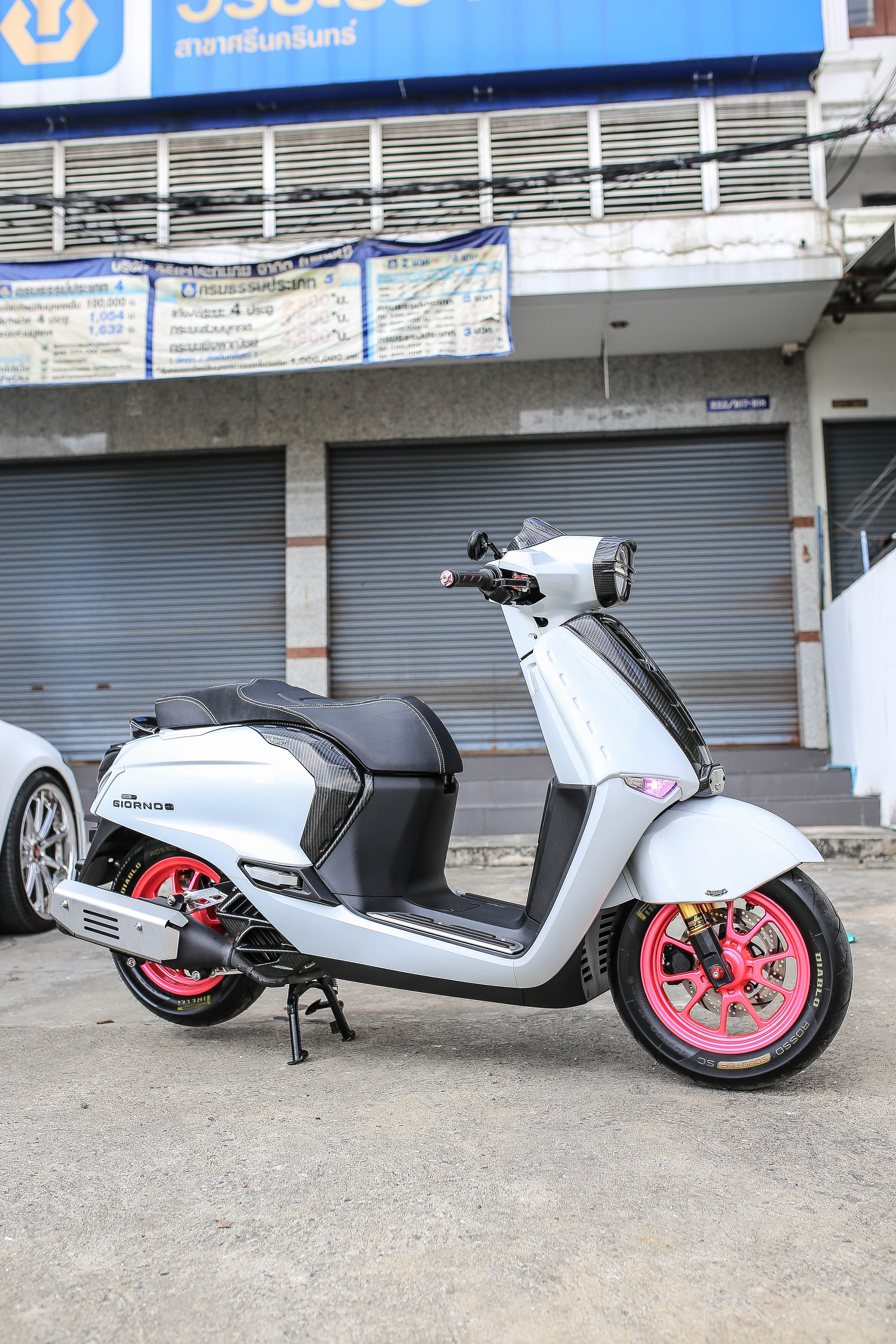 Giorno+ ตัวปิดรูมือจับท้าย (ไม่มีสปอยเลอร์ ) Rear hole cover 1500฿ ชุดตัวปิดรูมือจับท้าย พร้อมสปอยเลอร์ Rear hole cover with spoiler 2100฿