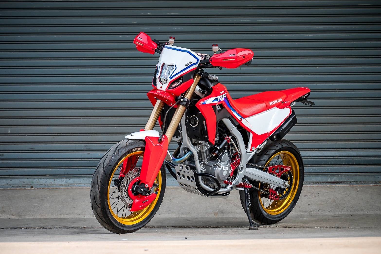 CRF300L แคชบาร์กันล้ม - Skid palte ดำ / แดง 3,600฿ motozaaa