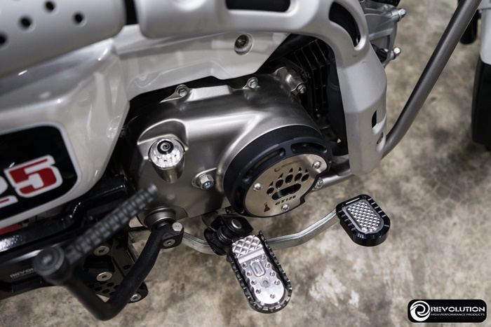 แป้นเหยียบเบรคหลัง CT125 REVOLUTION มี3สี แดง เทา ดำ ราคา780