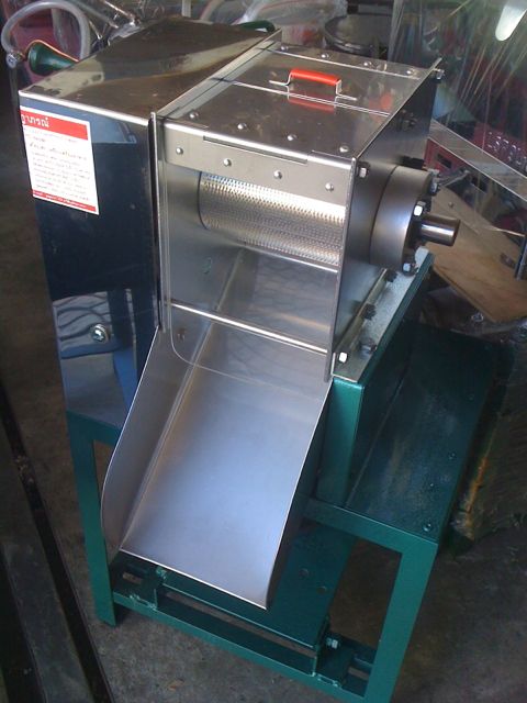 เครื่องขูดมะพร้าว 6นิ้ว มอเตอร์ 1.0HP สแตนเลส