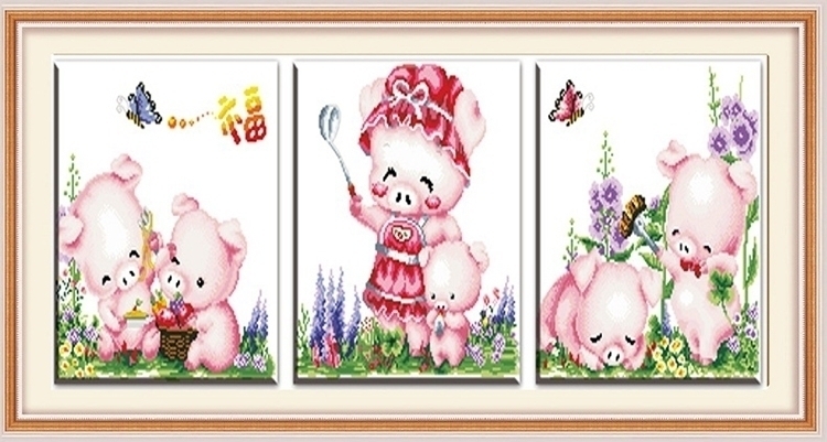 pig-1018 *สินค้าหมด* ชุดปักครอสติช ลายเซต 3 ชิ้น ครอบครัวหมู ขนาดภาพละ 42*42 ผ้าครอสติช 11CTพิมพ์ลายปักบนผ้า ไหมคอตตอน 30 สี ผังลาย เข็ม