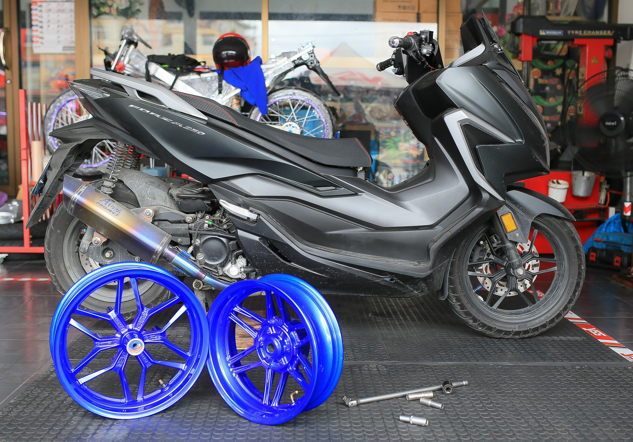 ✅ล้อสีม่วงเอฟเฟค ราคาสับพร้อมใส่พร้อมถ่วง 3000 บาท ✅ล้อสีทอง แดง น้ำเงิน ราคาสับพร้อมใส่พร้อมถ่วง 2800 บาท