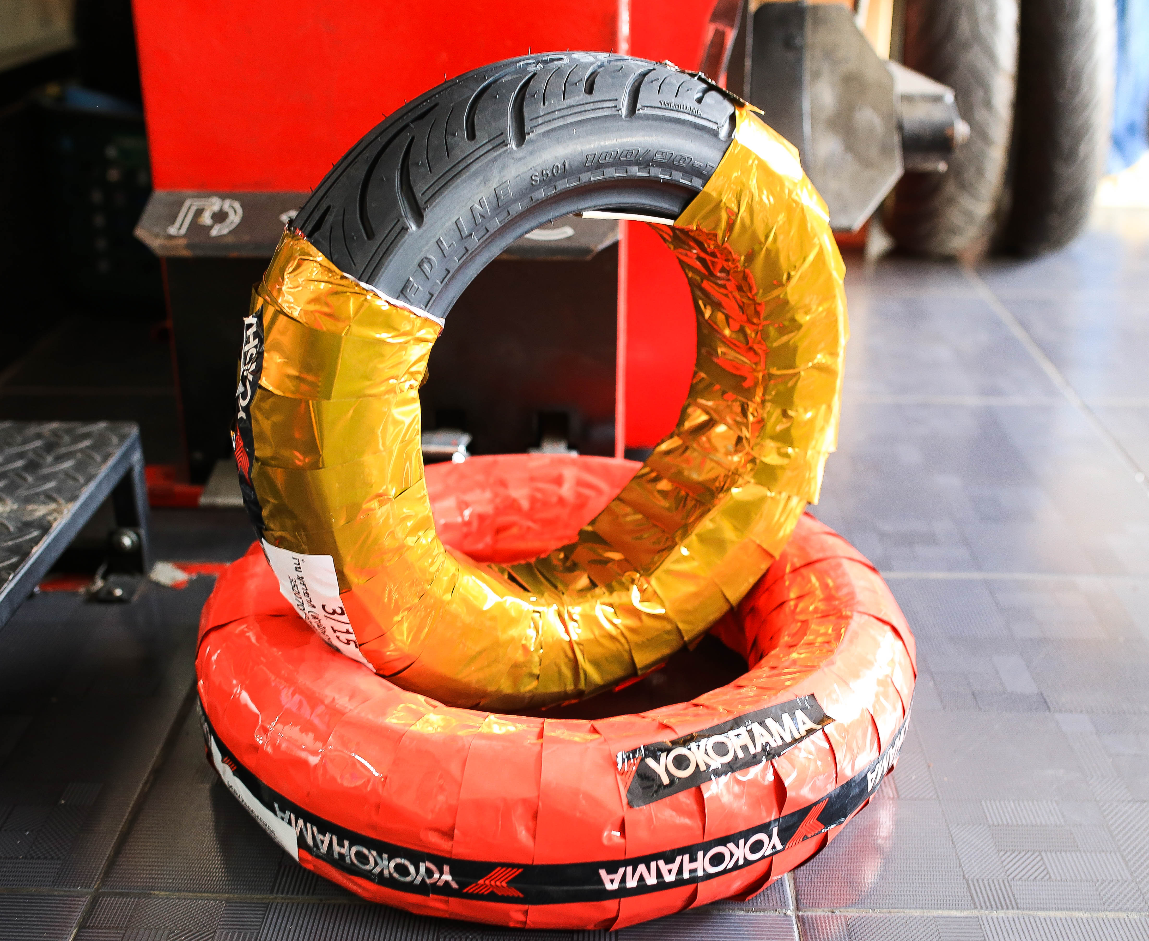 ยางYokohama ขอบ10-12 มาตราฐานญี่ปุ่น หน้า 120/70-12 หลัง100/90-10 HONDA LEAD 125 ใช้สำหรับรถจักรยานต์ยนต์