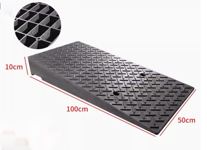 ทางลาดยางปีนฟุตบาท ขนาด กxยxส 50-100-(10-30 cm.) ยางชนิดเกรดA