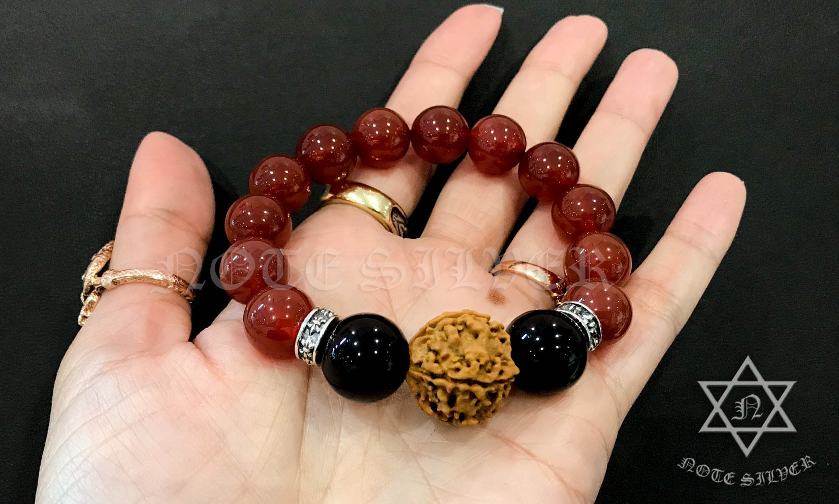 สร้อยข้อมือเมล็ดรุกรักษะ และคาร์เนเลียน คั่นเงิน 2 ชิ้น NSBL2211