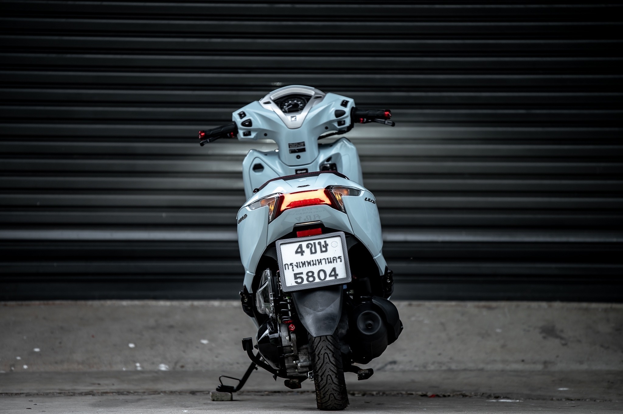 ครอบท้ายปิดรูกันตก Tail fairing cover 1400฿ ( สีพื้นพร้อมพ่น ) 1650฿ ( สีขาว , สีดำ )