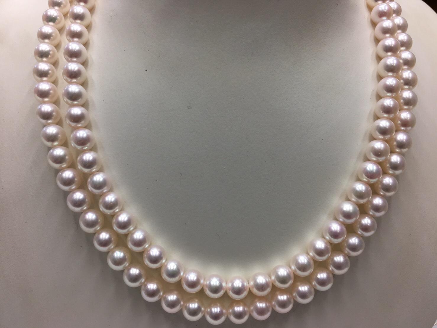 สร้อยคอไข่มุกอโกย่า ญี่ปุ่น ร้อยแบบสองชั้น 7.5-8.0 มิล กลม สีขาวอมชมพู AAA